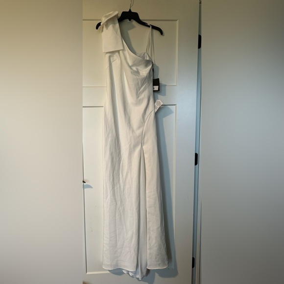 New Mac Duggal BOW ONE SHOULDER EVENING GOWN size 8 - Picture 4 of 9